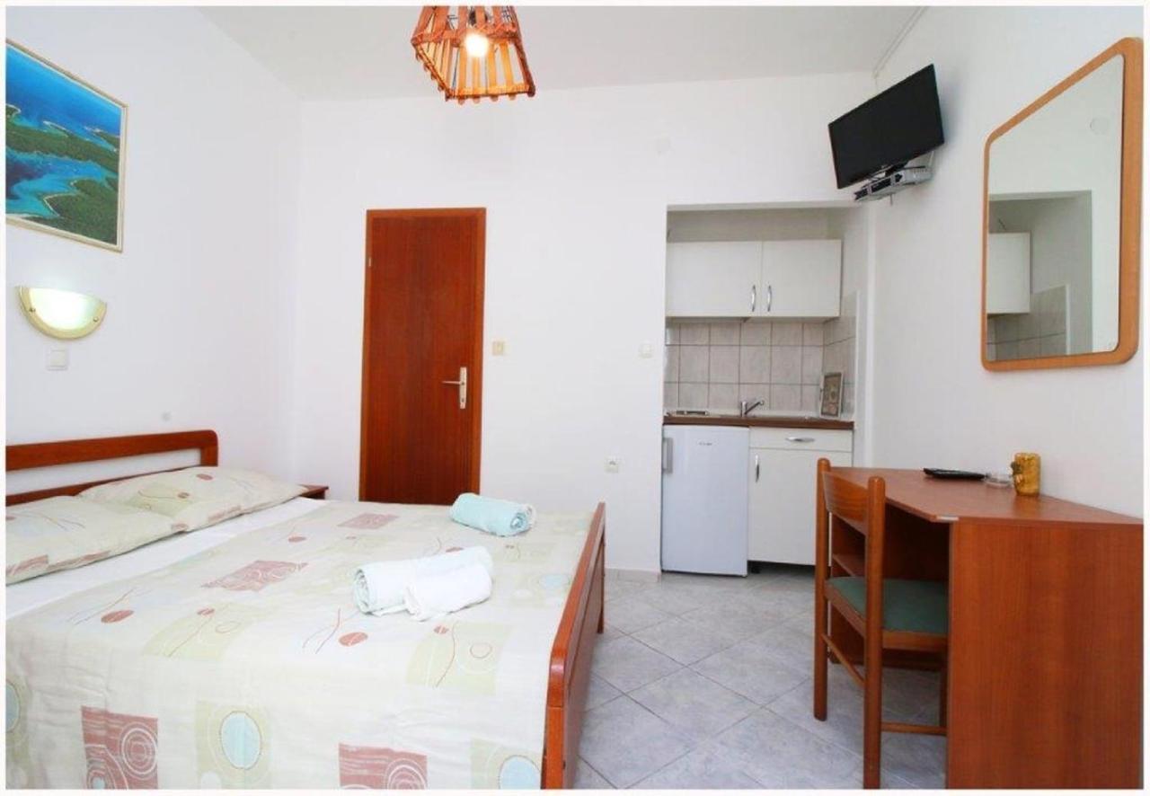 Apartments And Rooms Mirja-Parking Primošten Extérieur photo