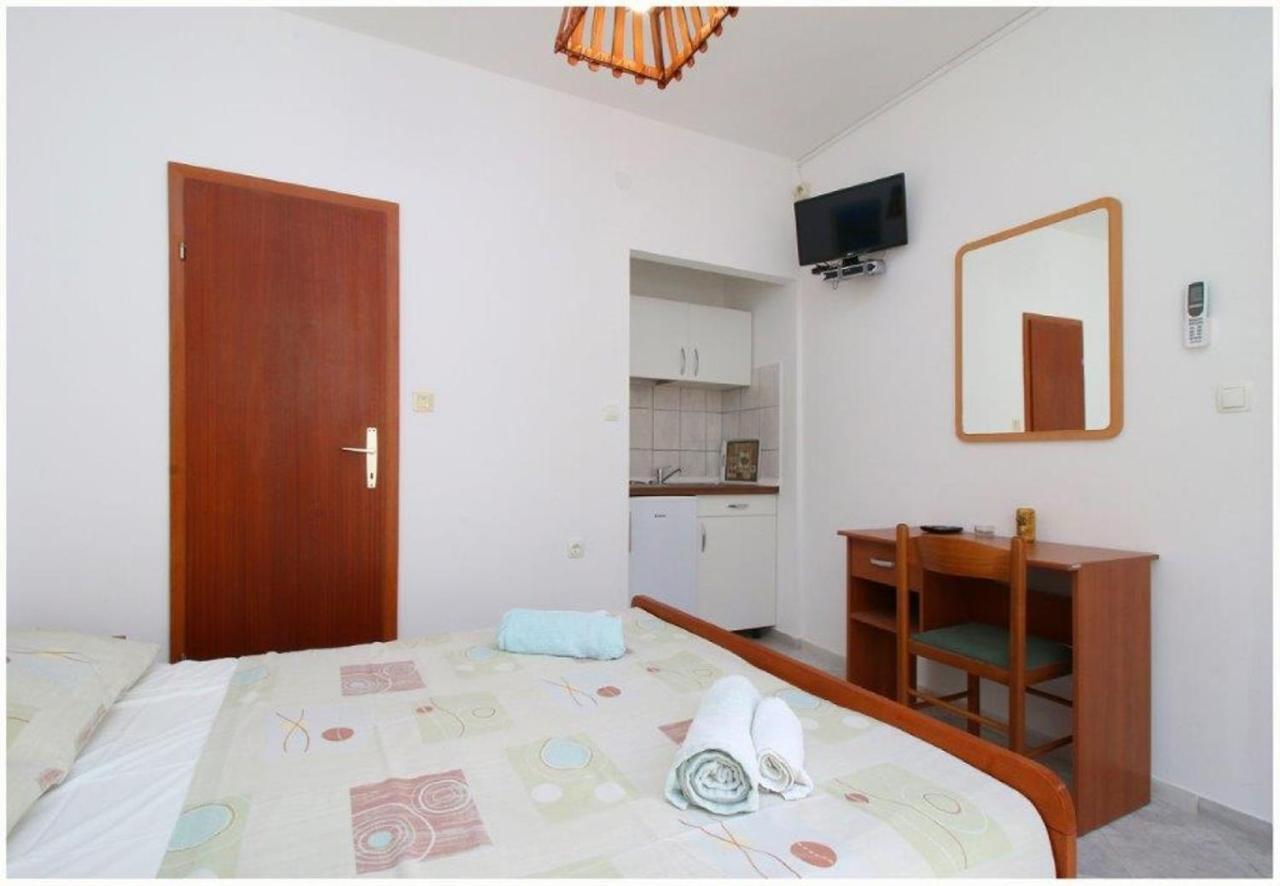 Apartments And Rooms Mirja-Parking Primošten Extérieur photo